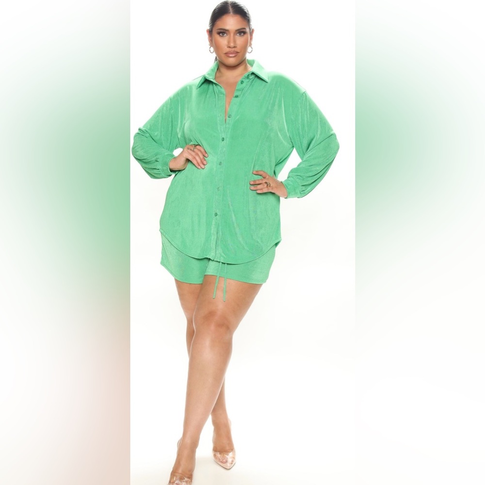 Kelly green 2 piece long sleeve short set